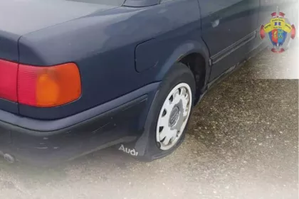 В Лиде «борец за чистоту воздуха» порезал шины 14 автомобилей