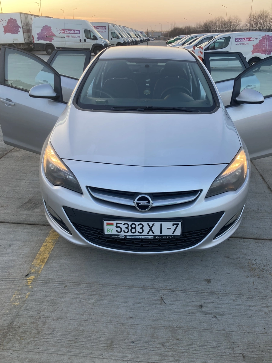 Opel Astra J Рестайлинг, 2013