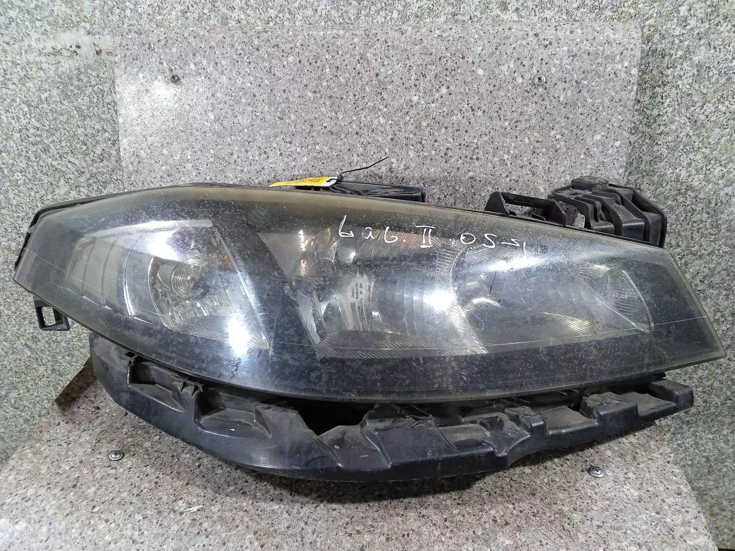 Фара правая к Renault Laguna 2006