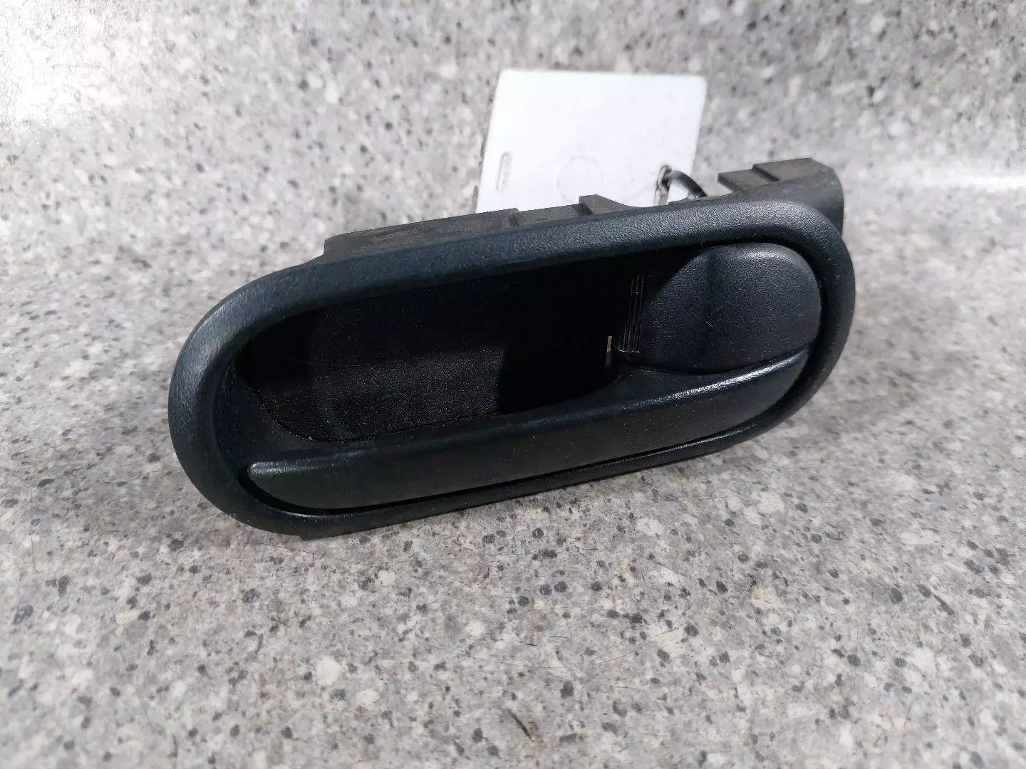 Ручка внутренняя задняя правая к Mazda 2 2009