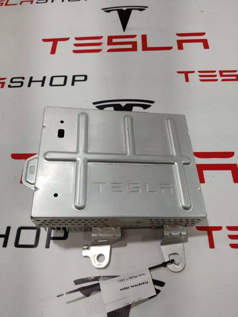 Усилитель музыкальный к Tesla Model Y 2021