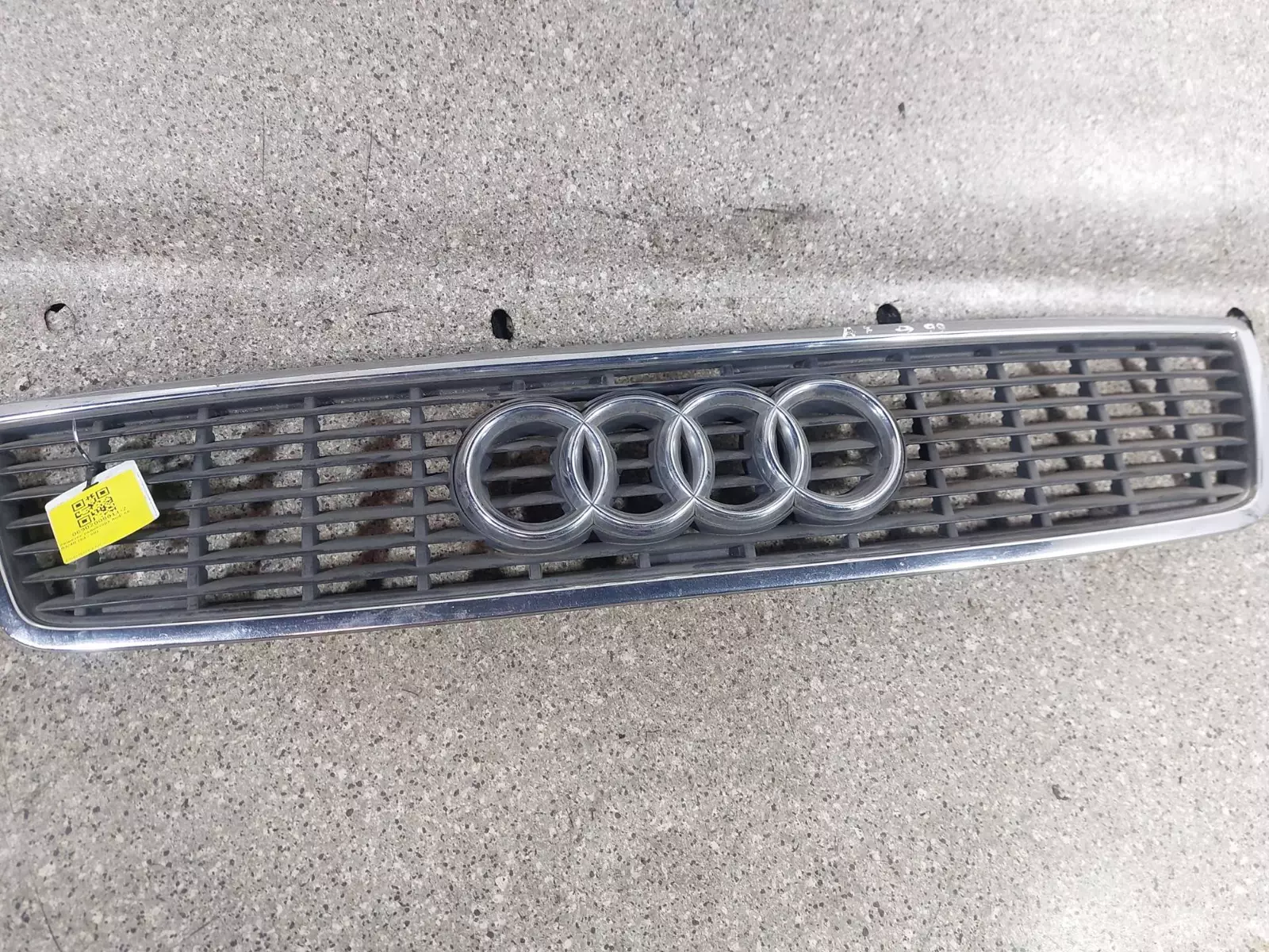 Решетка радиатора к Audi A8 1997