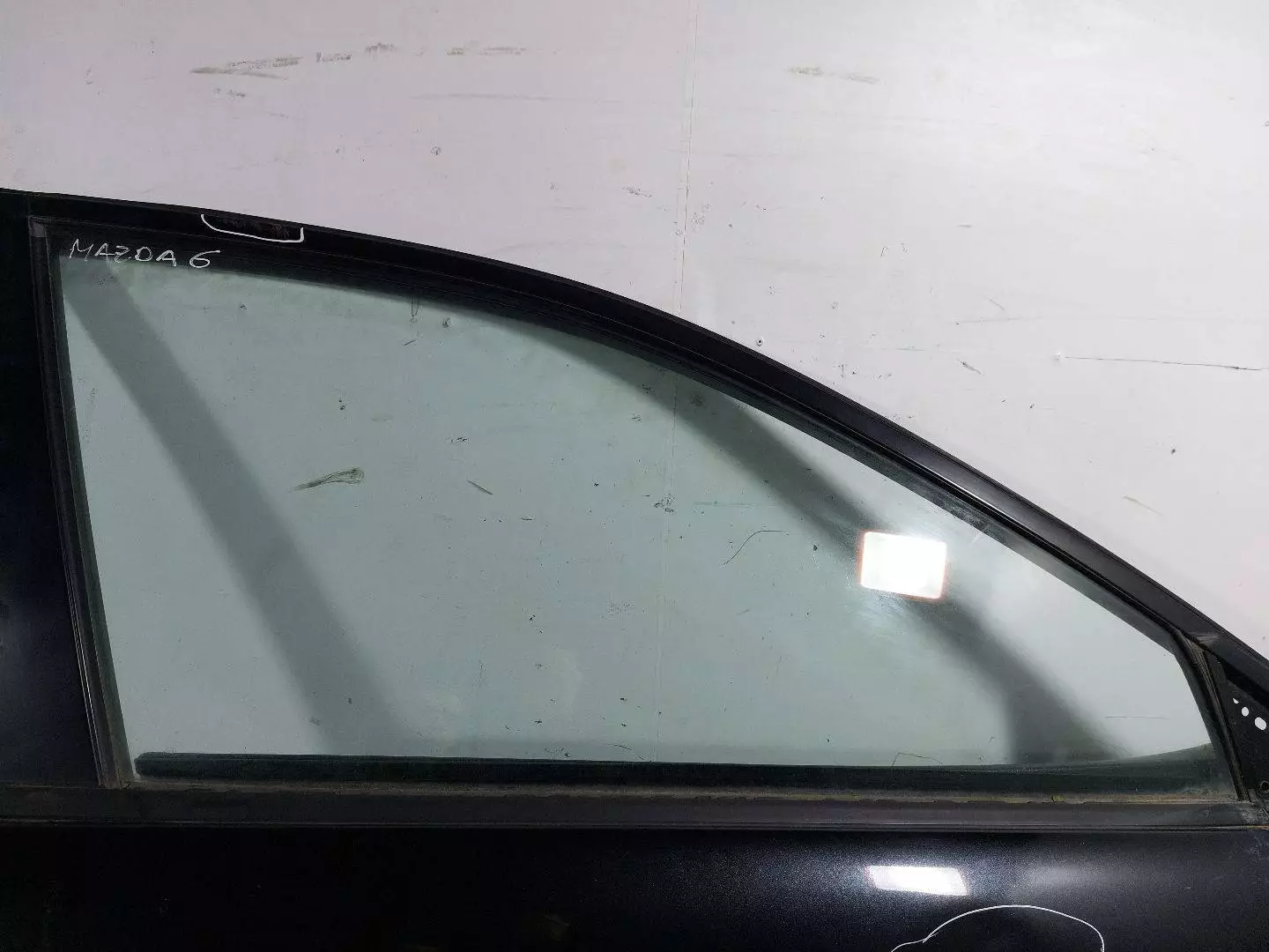 Стекло двери передней правой к Mazda 6 2004