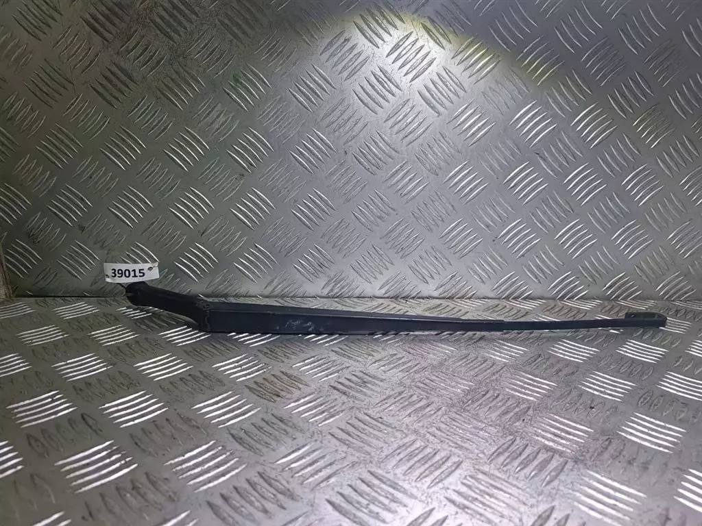Щеткодержатель к Audi A4 1999