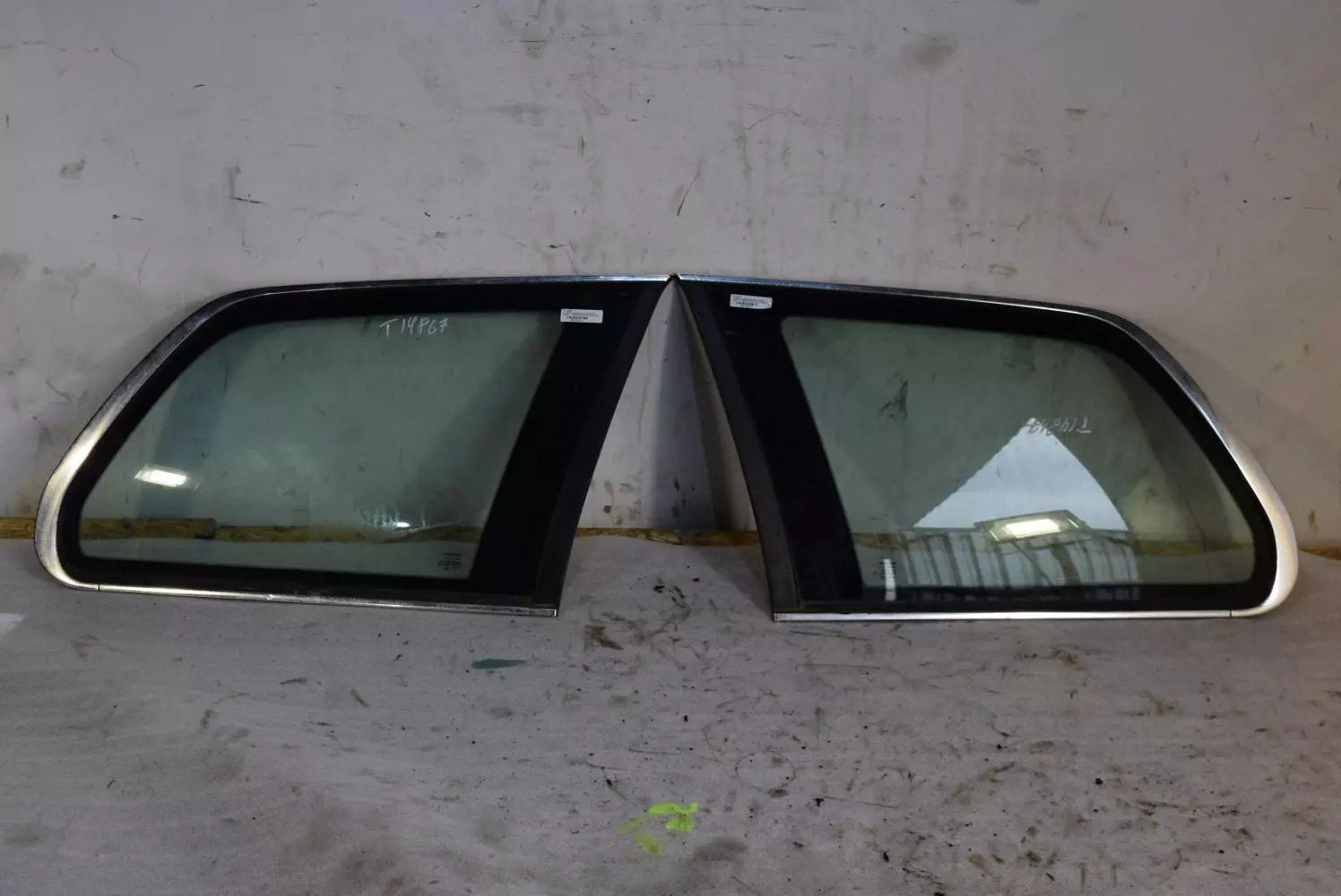 Стекло кузовное боковое правое  к Volvo XC90 2004