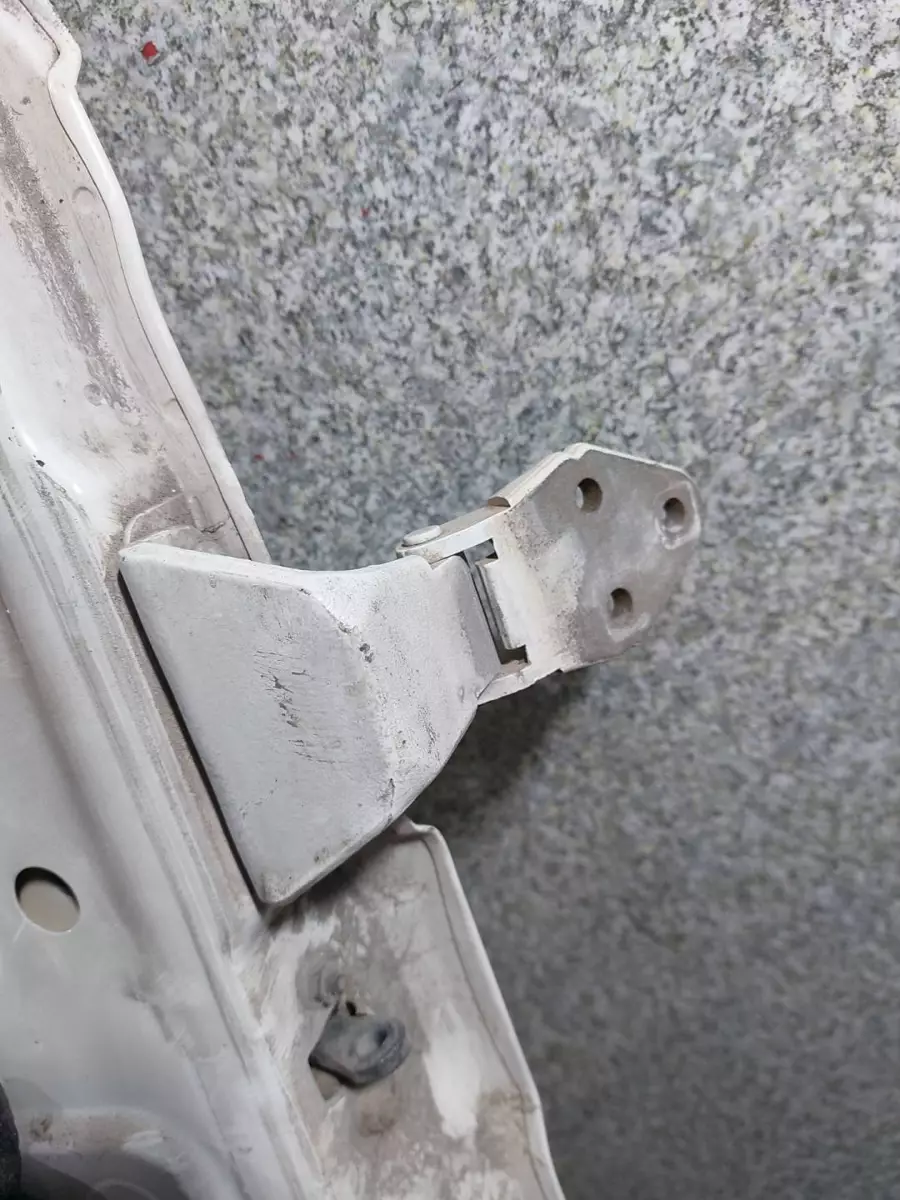 Петля двери передней левой к Iveco  2003