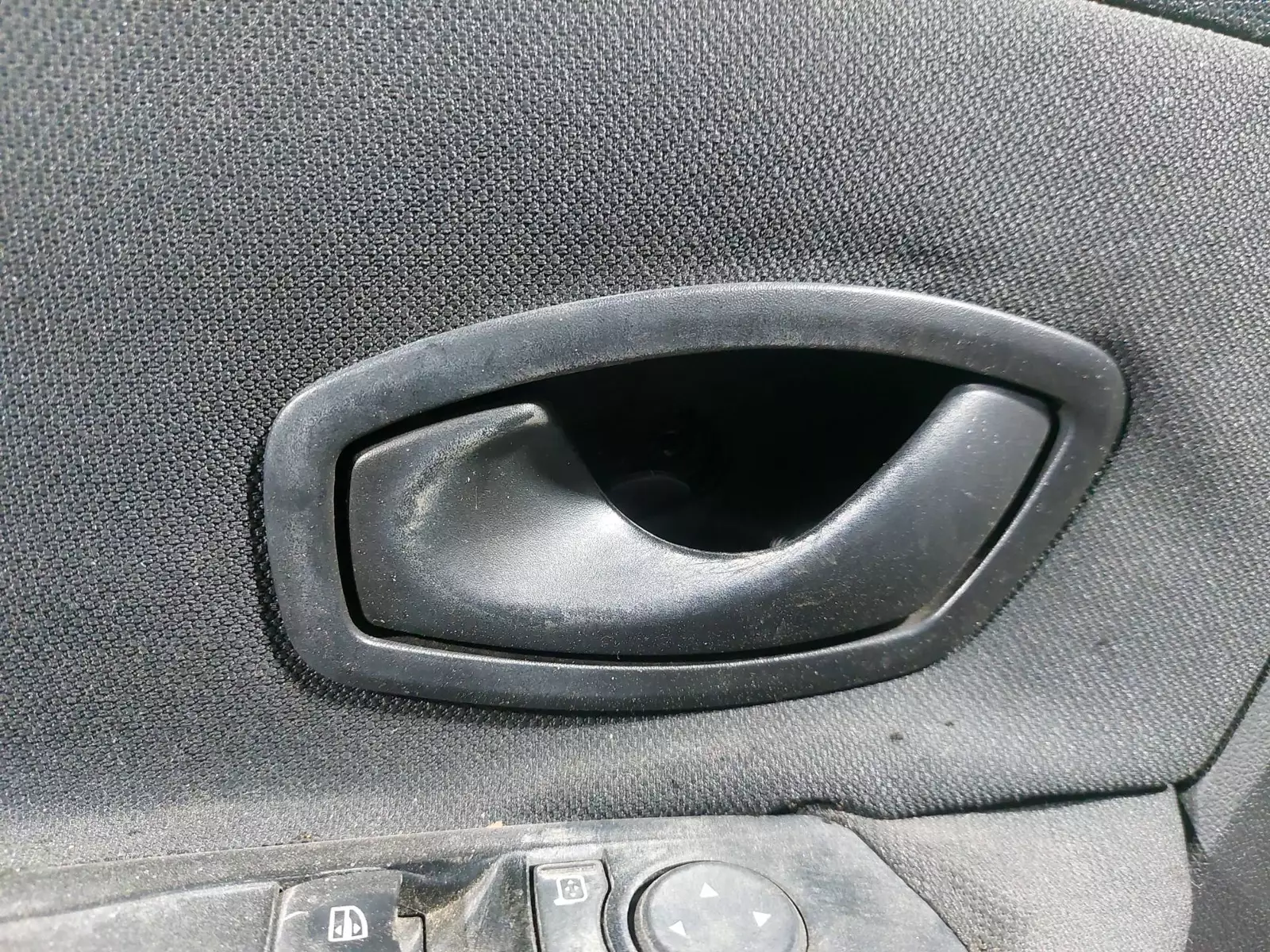 Ручка внутренняя передняя левая к Renault Scenic 2011