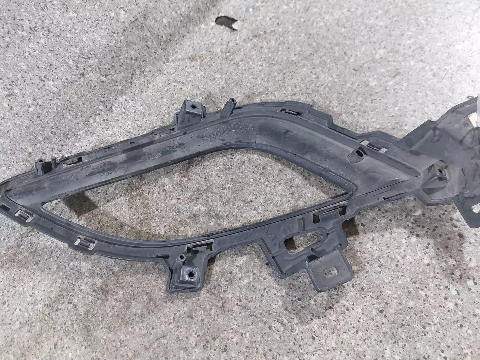 Заглушка (решетка) в бампер к Hyundai i30 2013