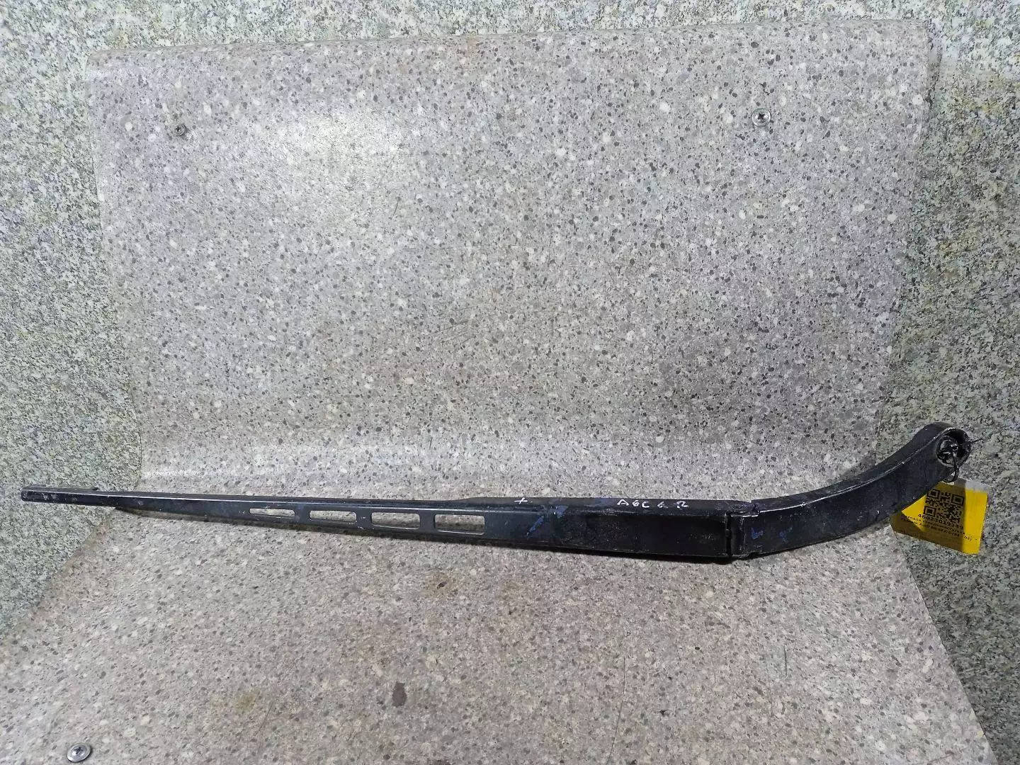 Щеткодержатель к Audi A6 2010