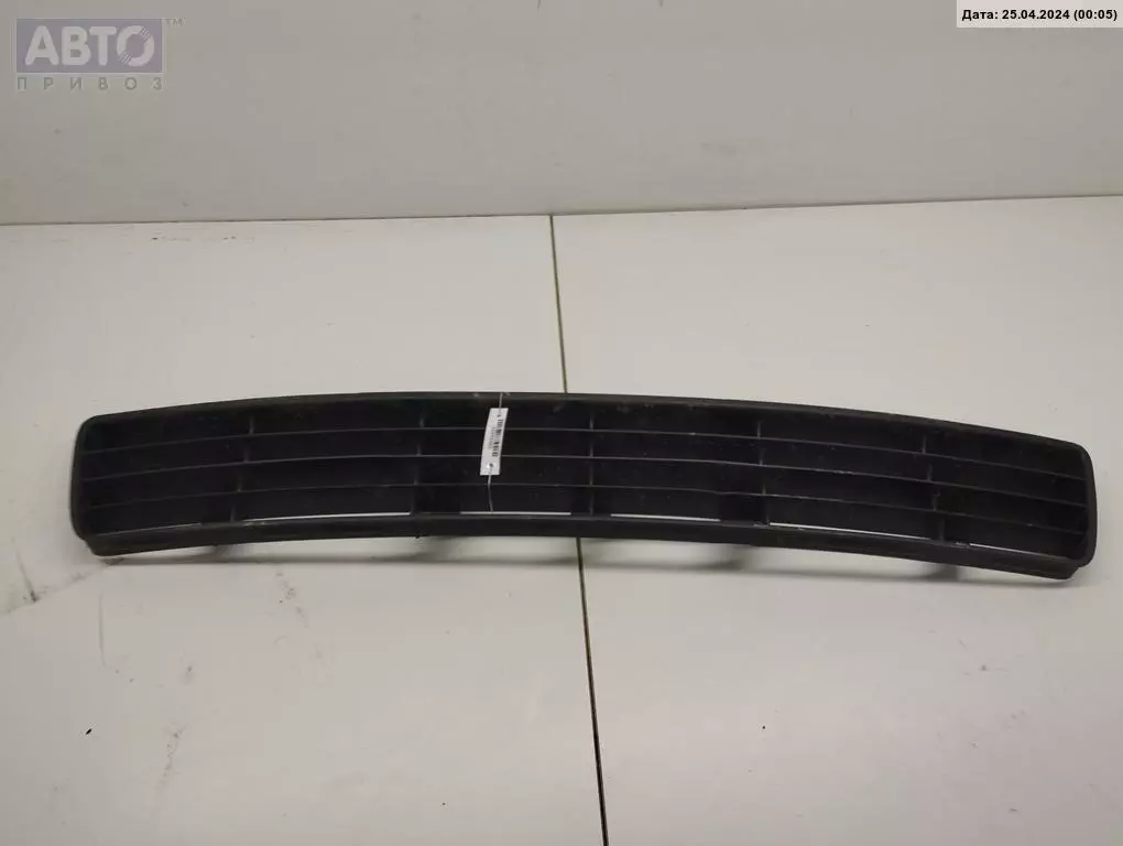 Решетка бампера к Audi A4 1995