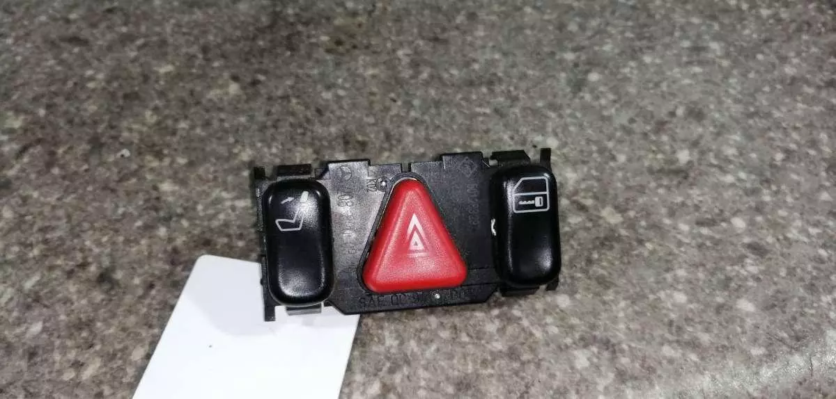 Блок кнопок к Mercedes-Benz E-klasse 2001