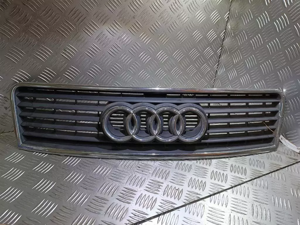 Решетка капота к Audi A6 2003