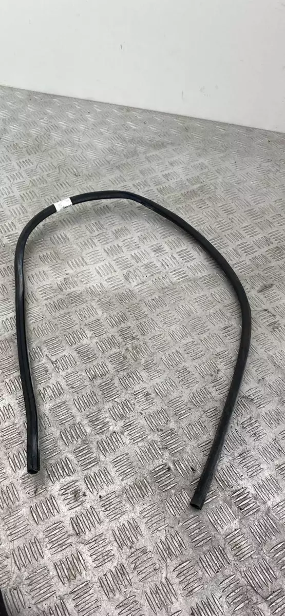 Уплотнитель к BMW  2019