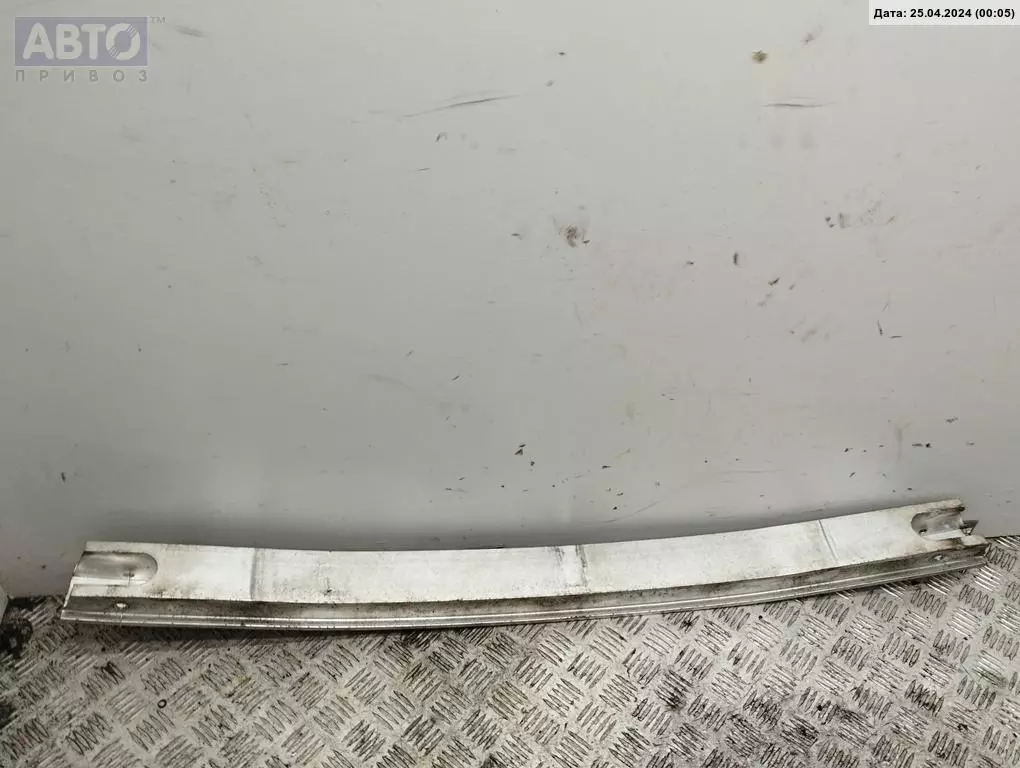 Усилитель бампера к Audi A3 1999