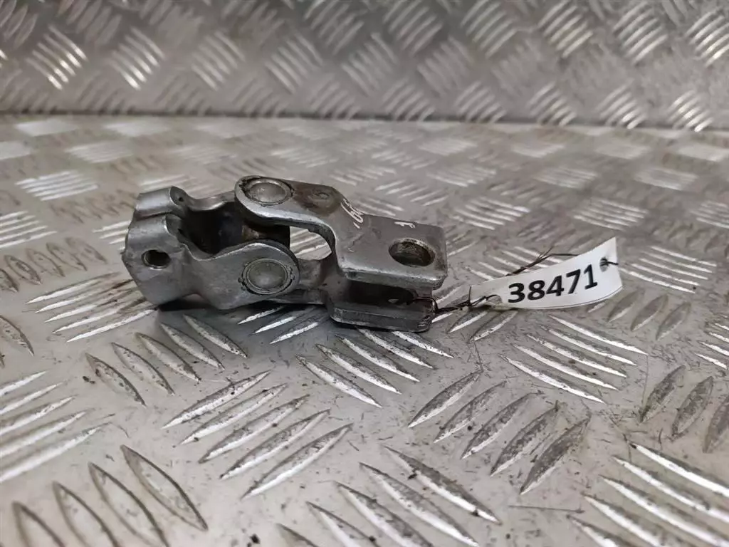 Рулевой карданчик к Mazda 323 1999