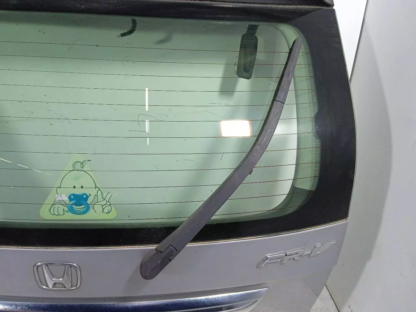 Щеткодержатель задний к Honda FR-V 2007