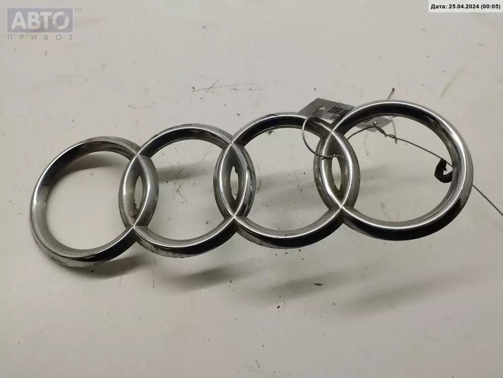Эмблема к Audi A4 1995