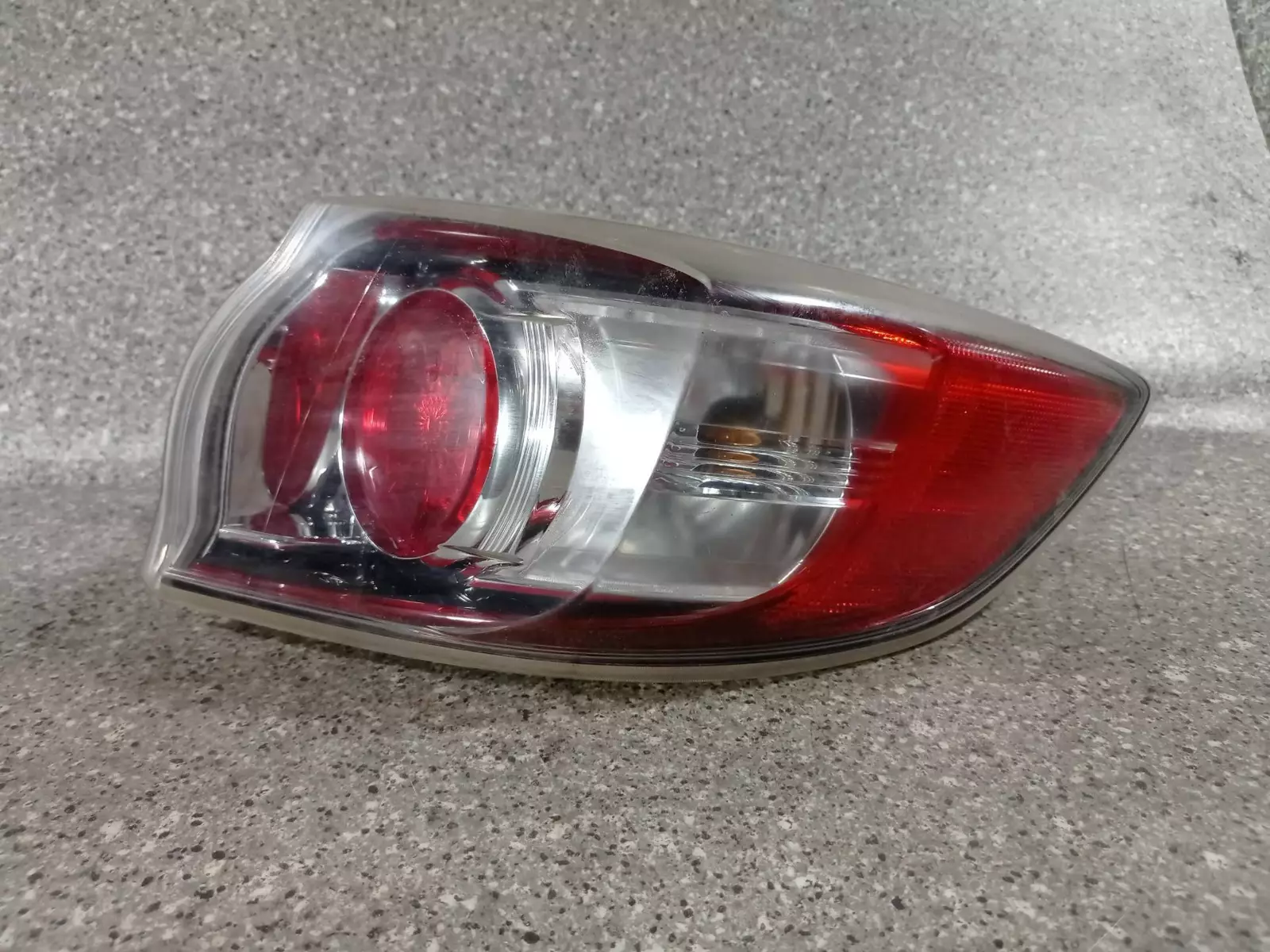 Фонарь задний правый к Mazda 3 2010