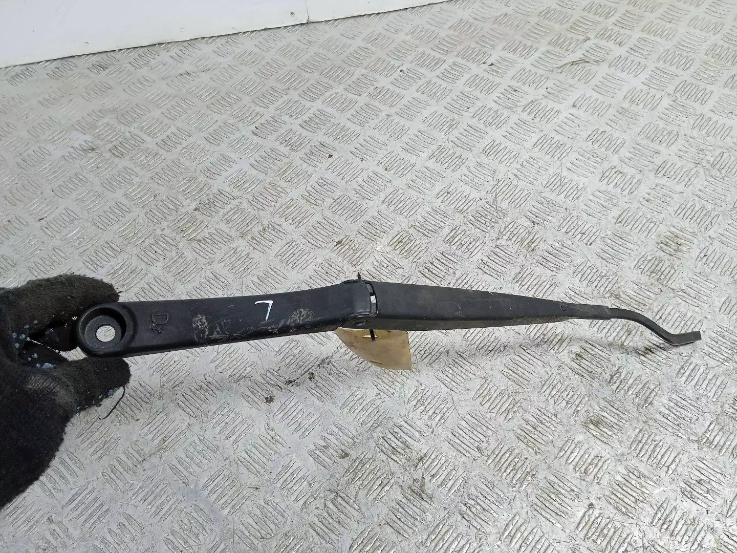 Щеткодержатель к Hyundai i10 2009