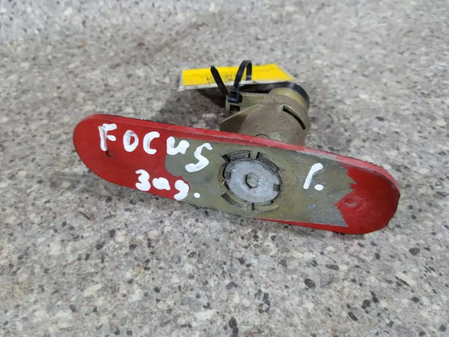 Замок багажника к Ford Focus 2003