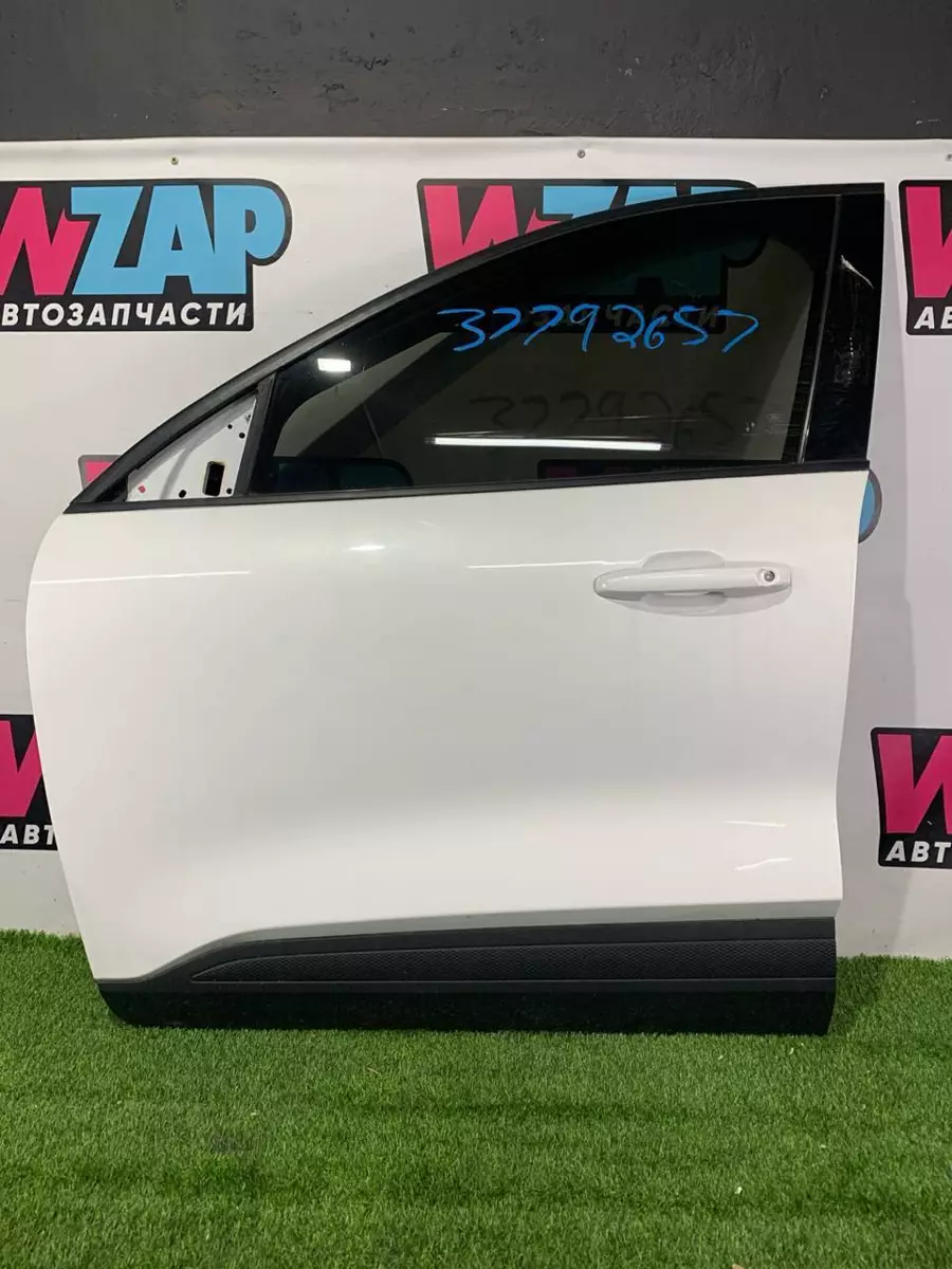 Молдинг двери передней левой к Ford Escape 2021