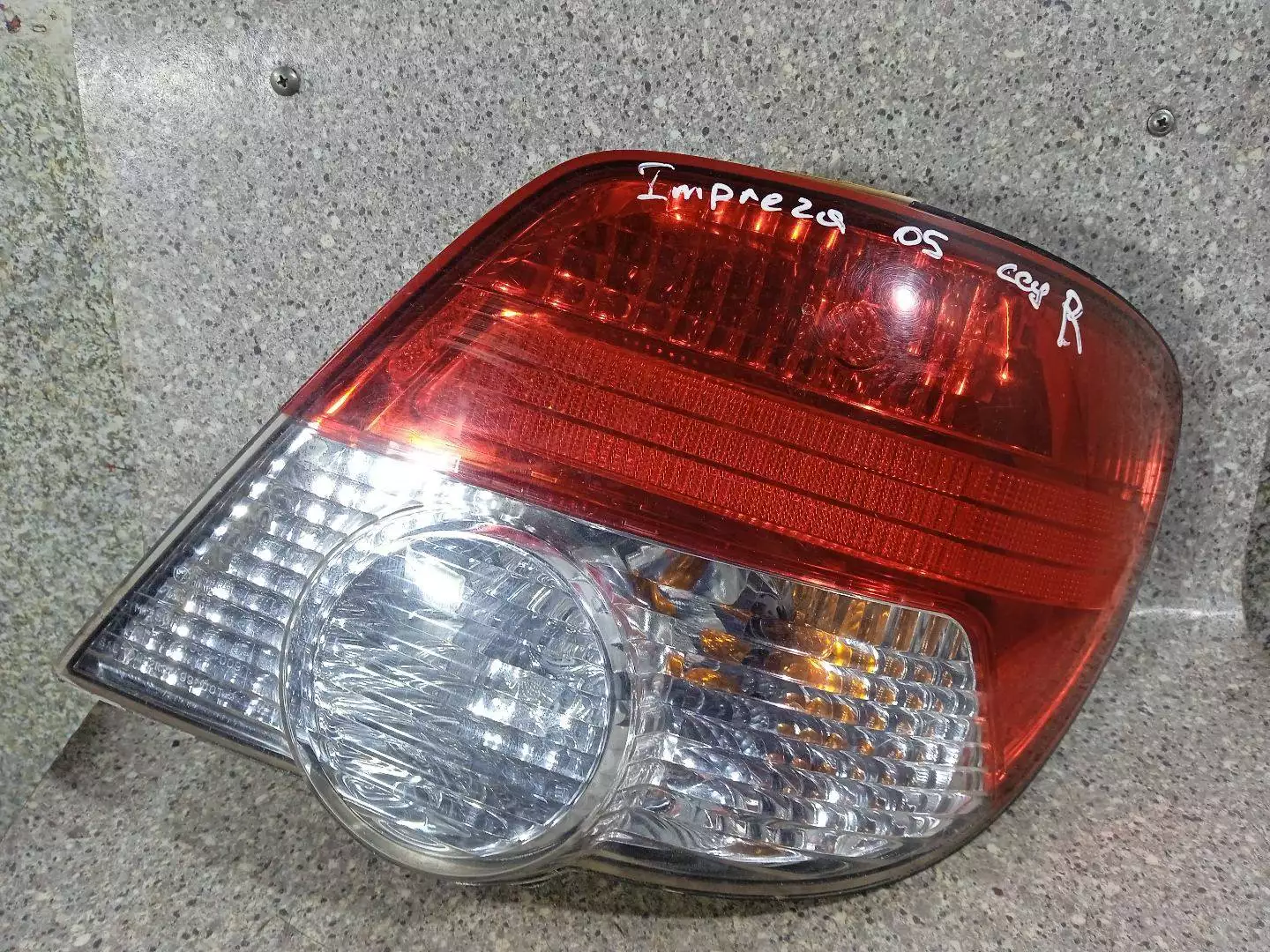 Фонарь задний правый к Subaru Impreza 2004