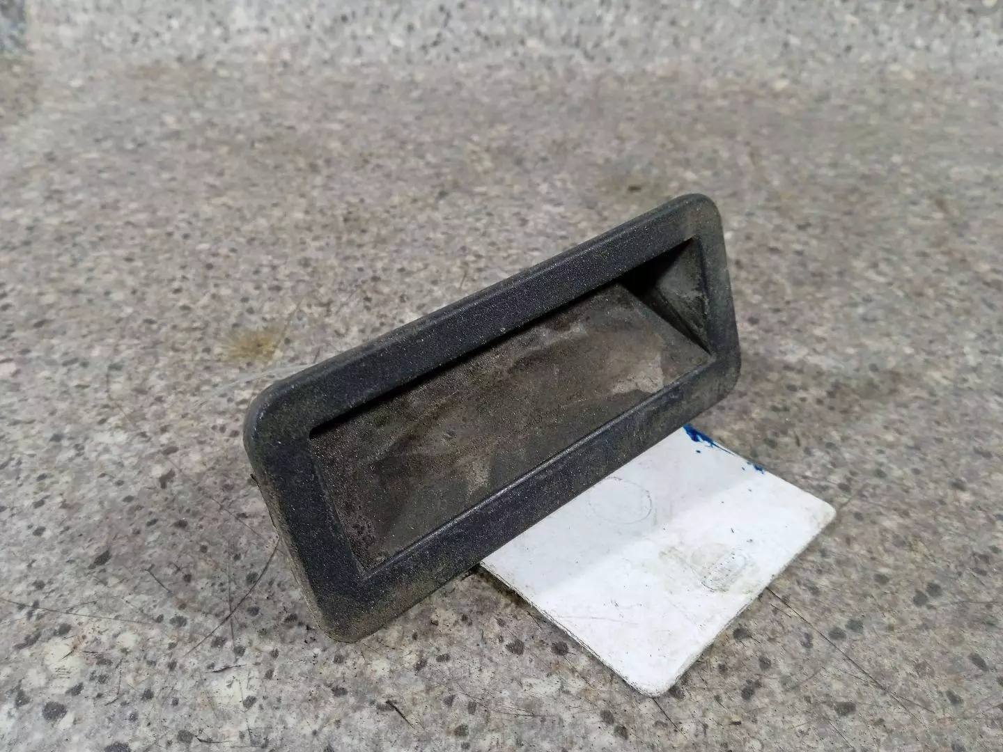 Кнопка открытия багажника к Ford Focus 2006