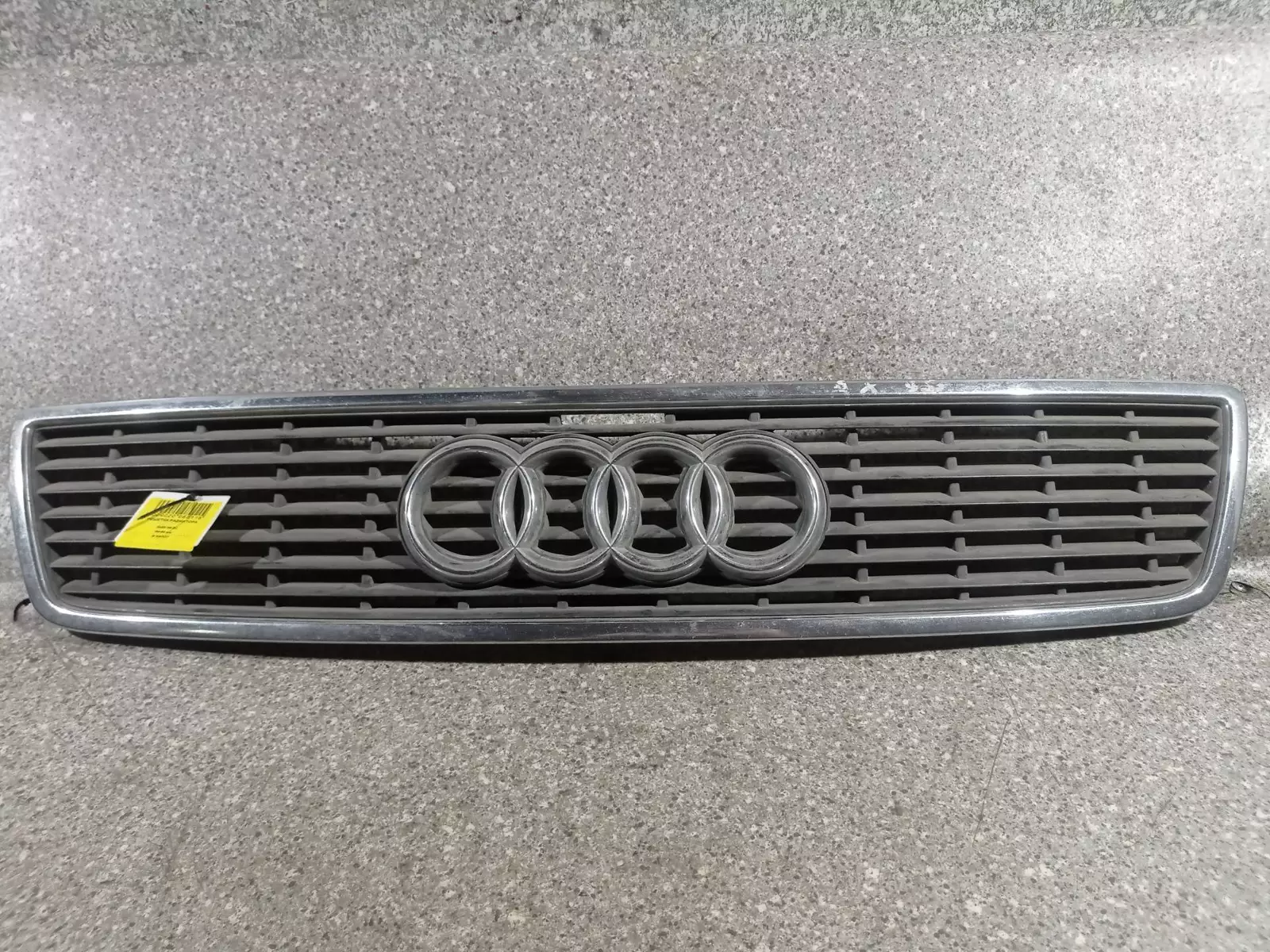 Решетка радиатора к Audi A8 1997