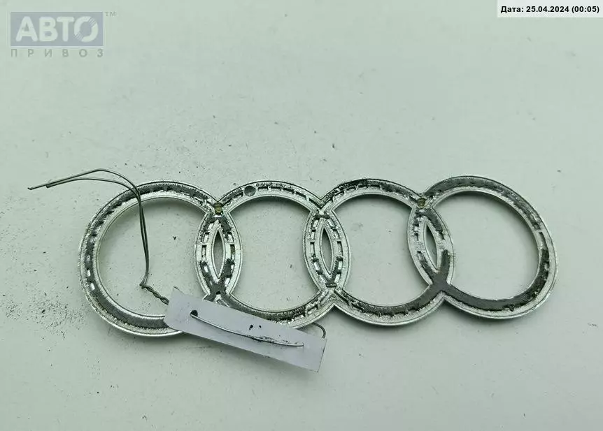 Эмблема к Audi A4 1998
