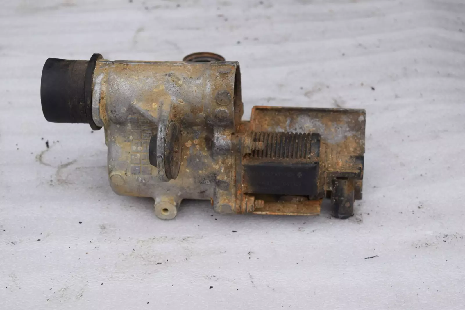Клапан EGR к Renault Clio 2002