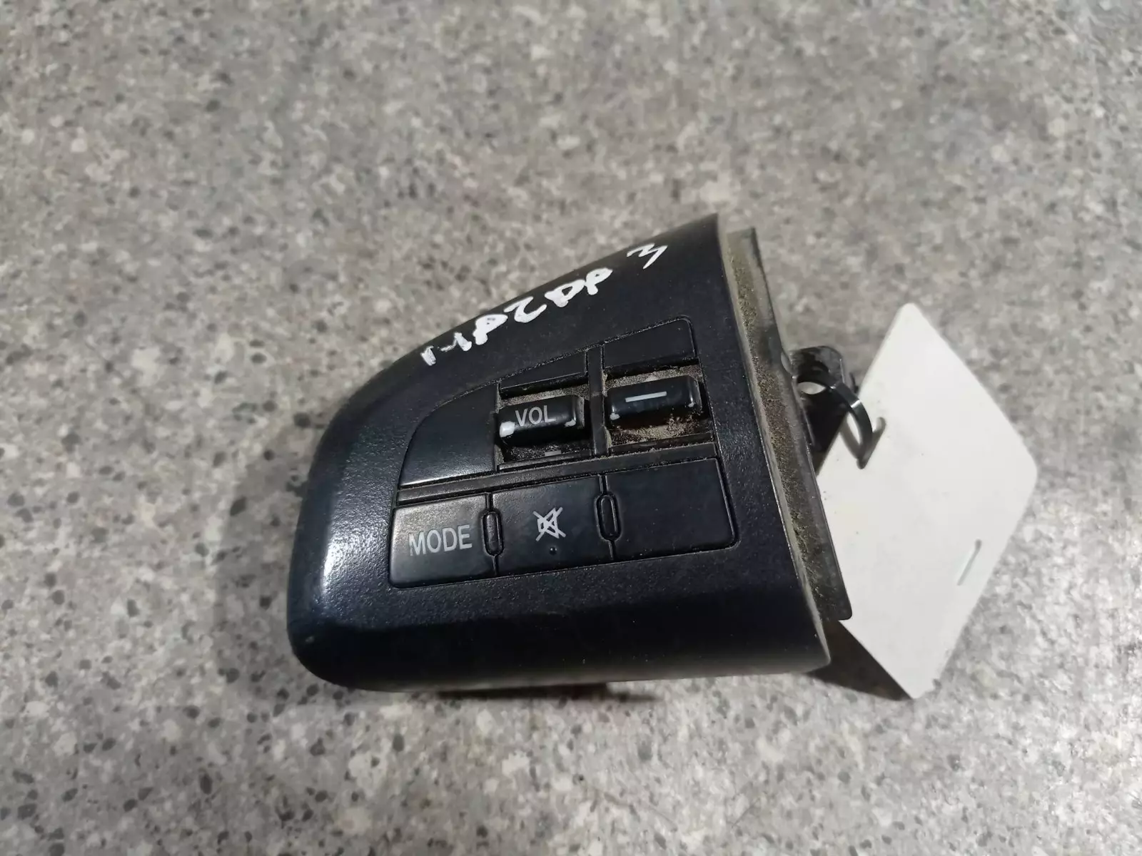 Кнопки руля к Mazda 3 2010