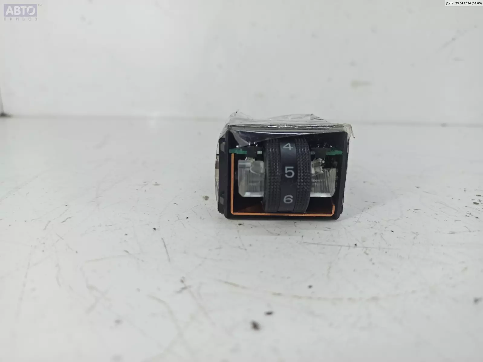 Кнопка  к Audi A6 2004