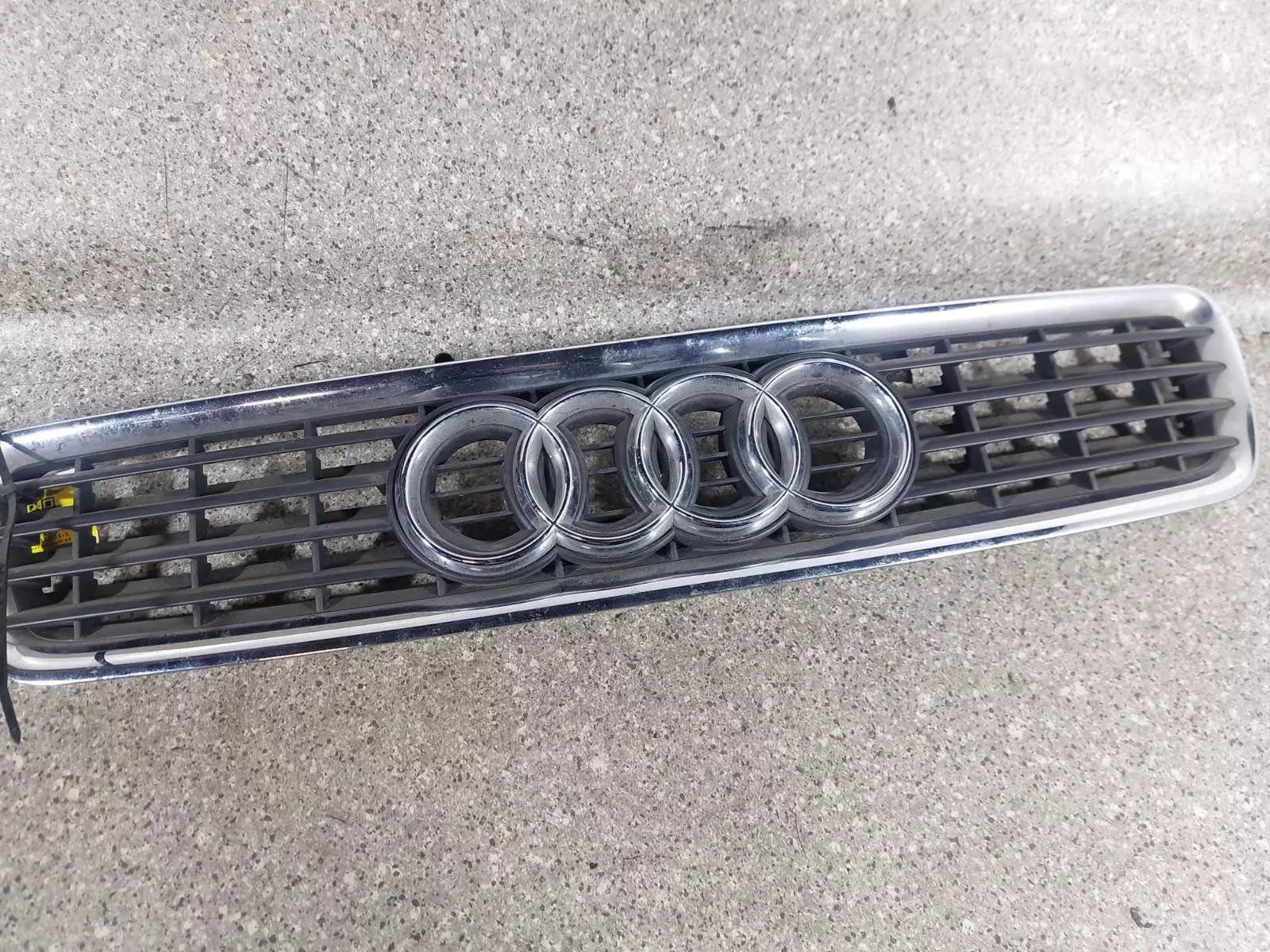 Решетка радиатора к Audi A4 2000