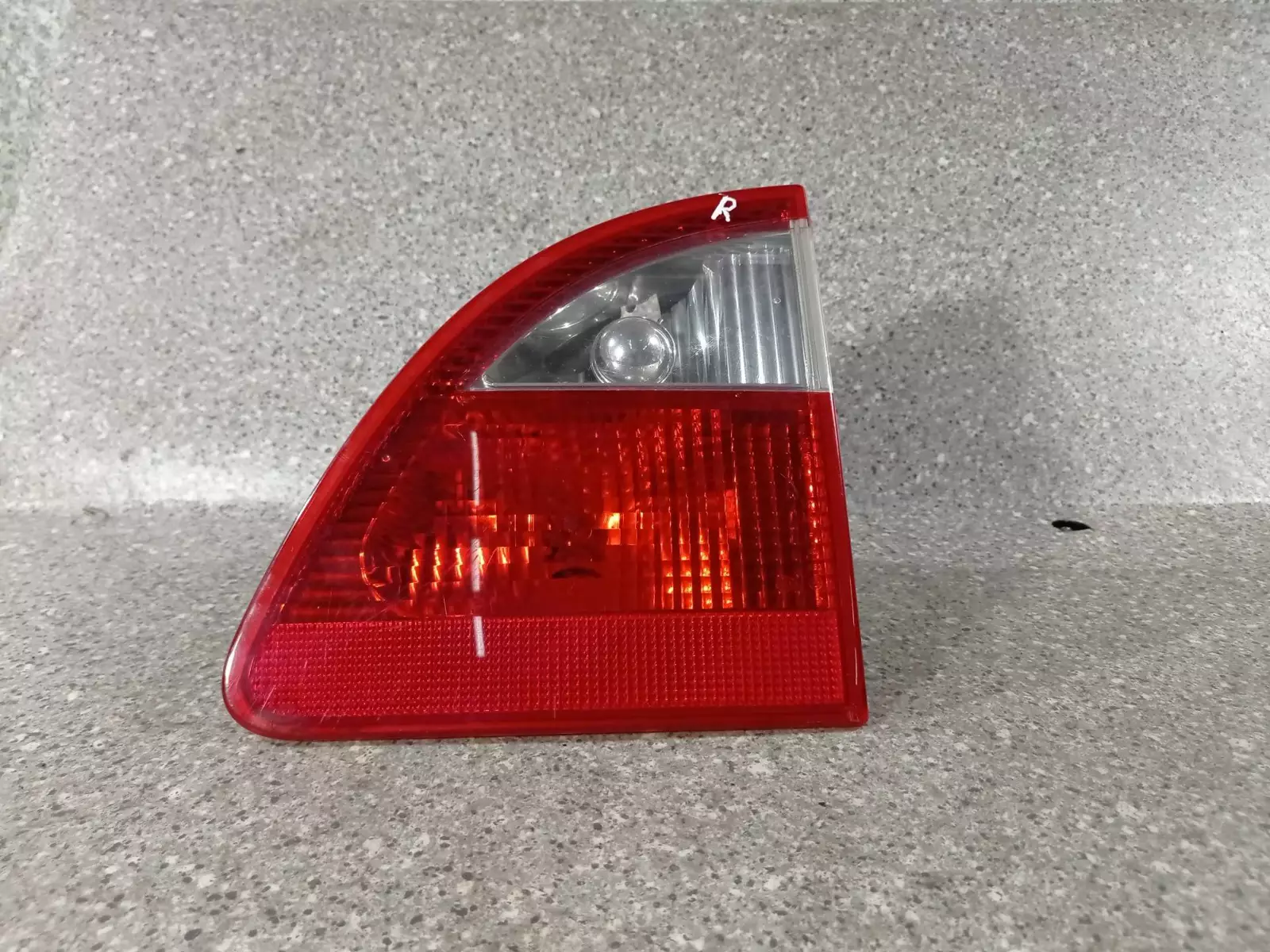 Фонарь крышки багажника правый к Ford Galaxy 2003