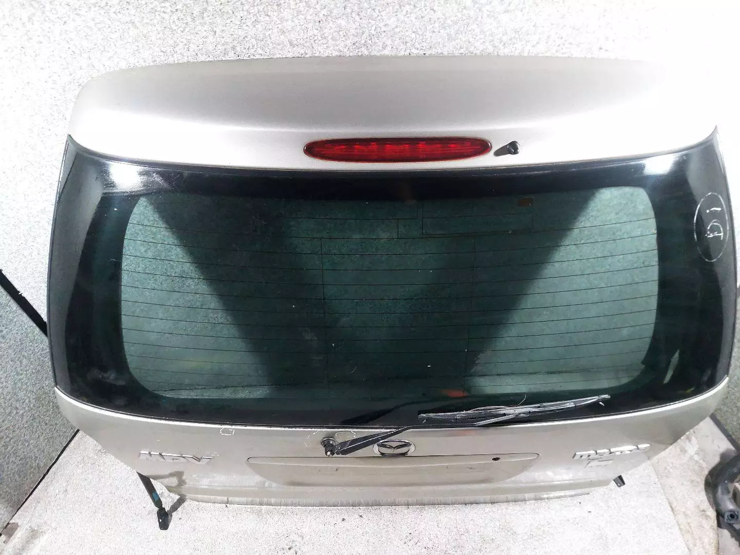 Стоп-сигнал к Mazda MPV 2005