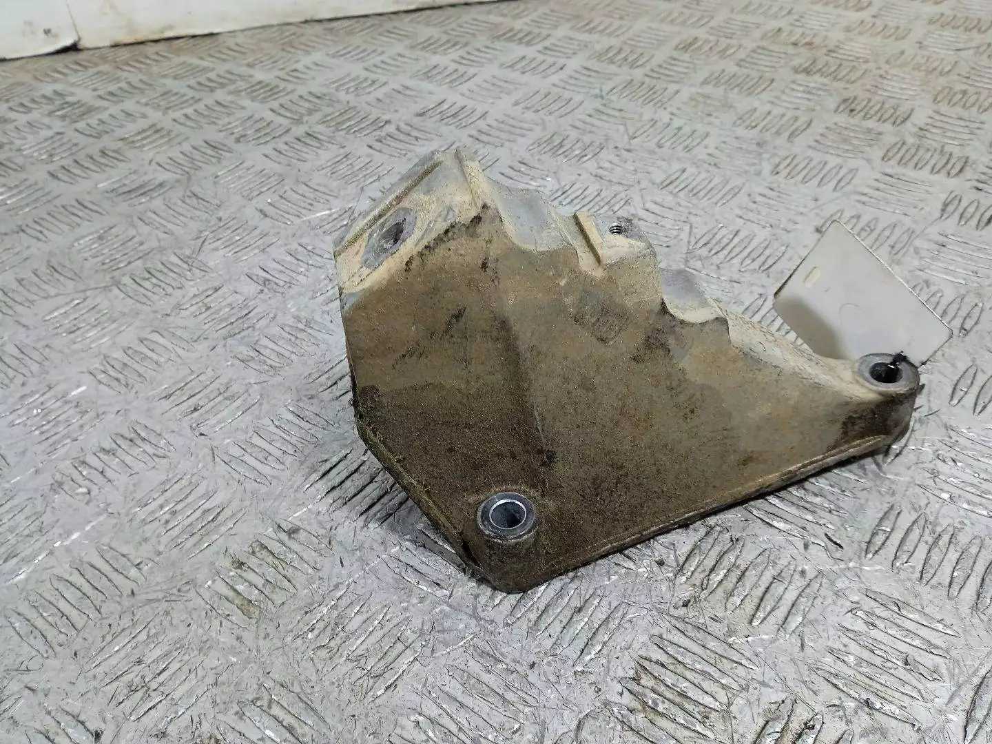 Кронштейн двигателя к Audi A8 1997