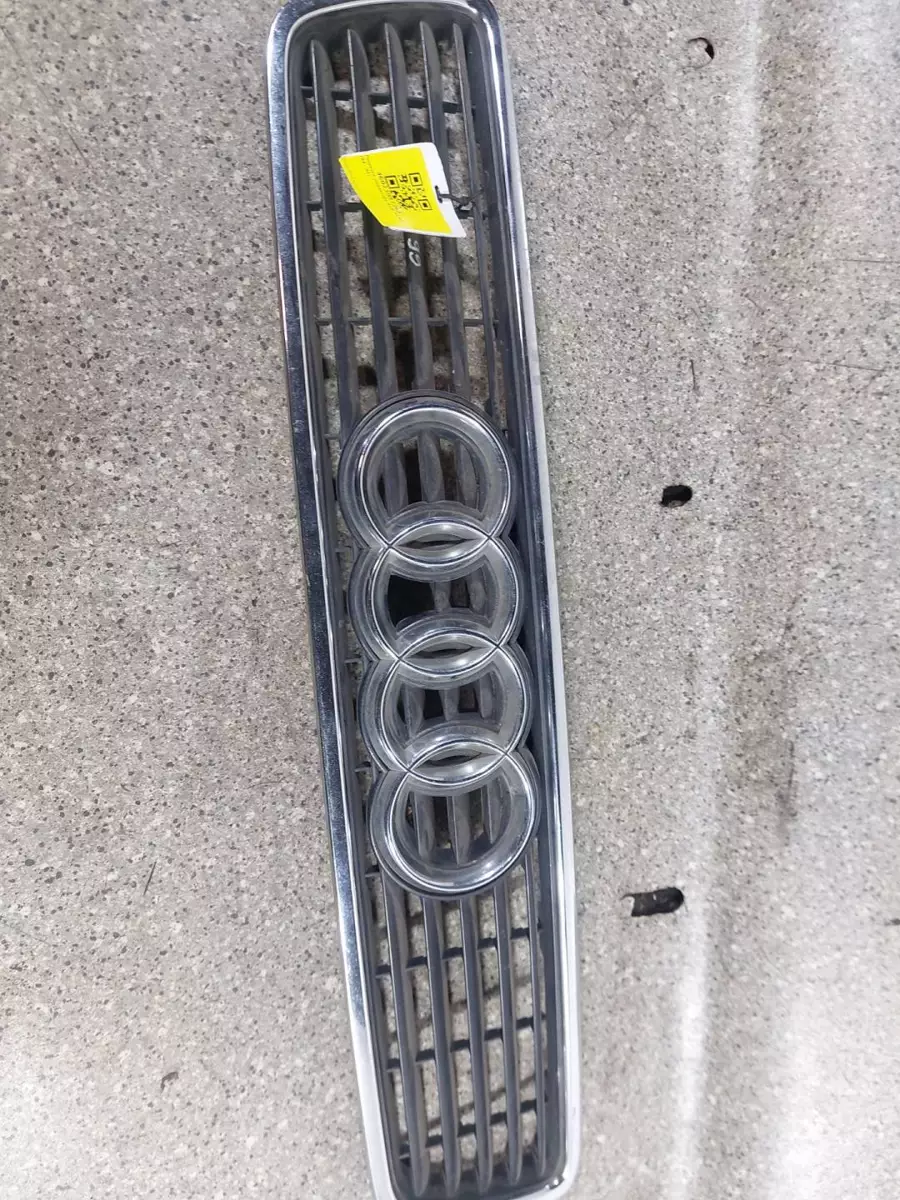 Решетка радиатора к Audi A4 1997