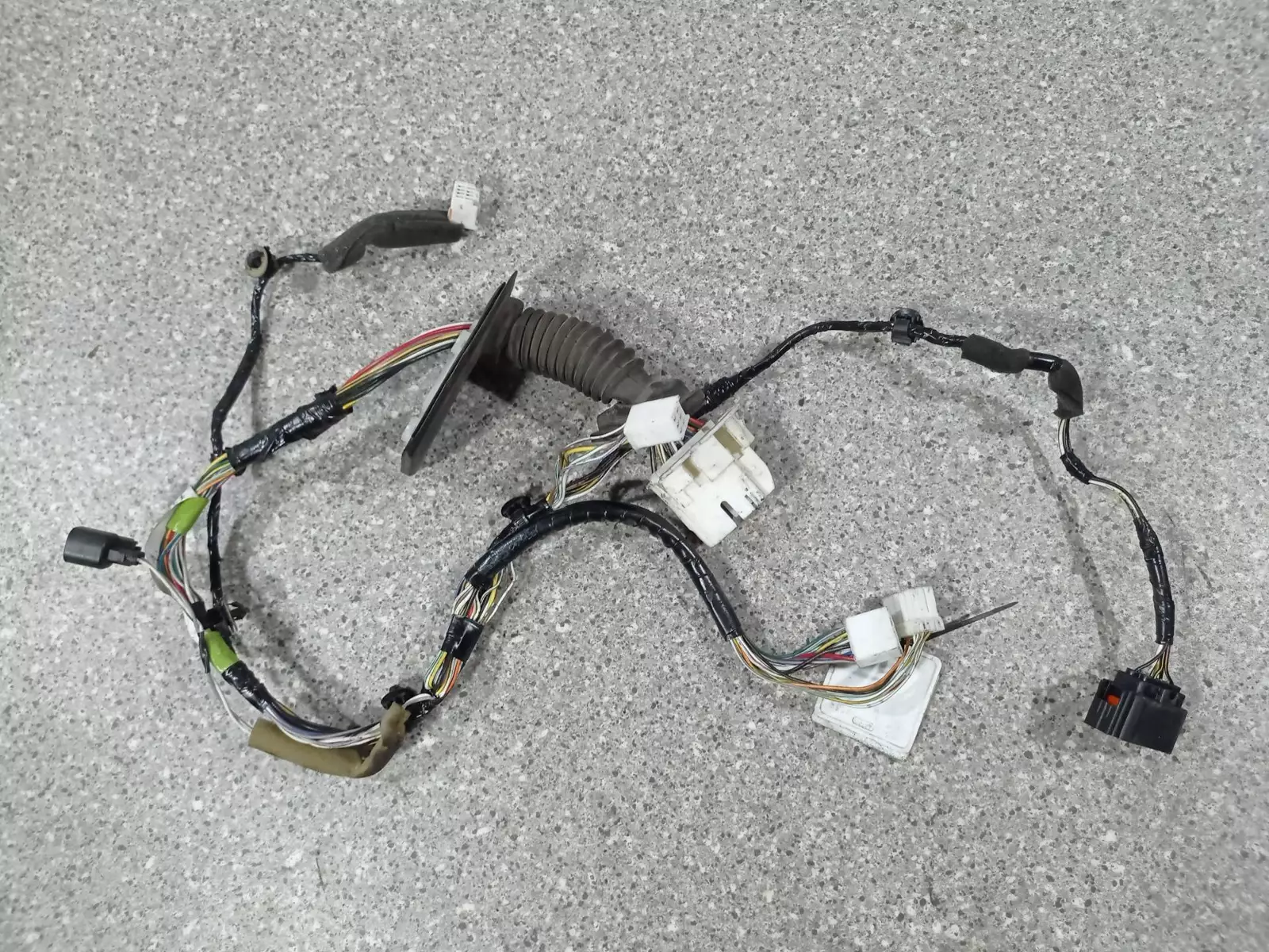Проводка двери передней левой к Mazda 3 2005