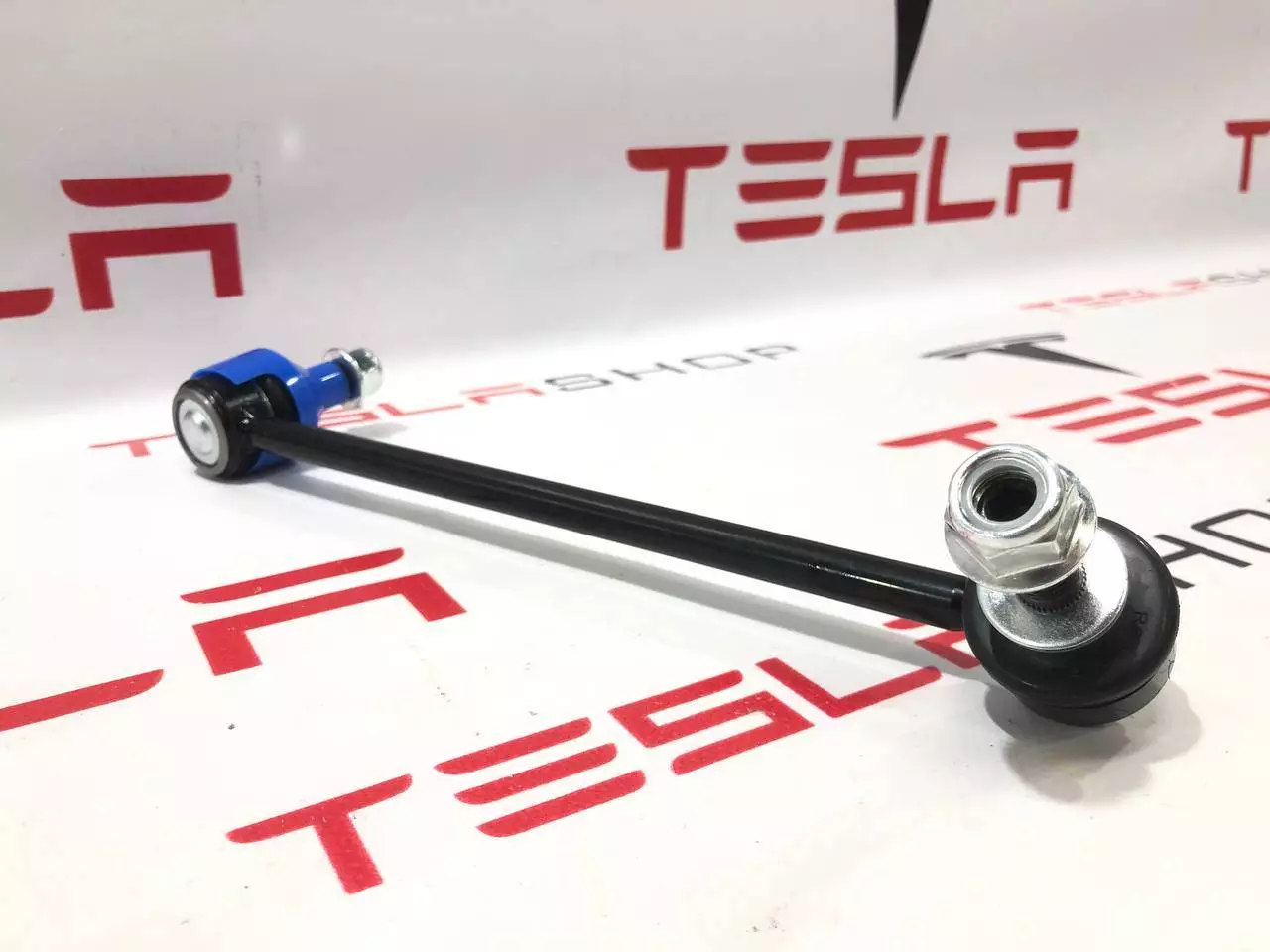 Стойка стабилизатора передняя к Tesla Model Y 2022