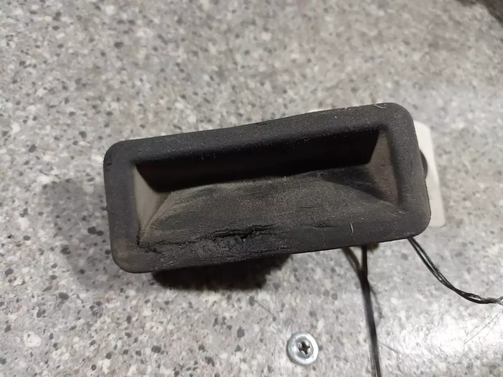 Кнопка открытия багажника к Ford Focus 2006