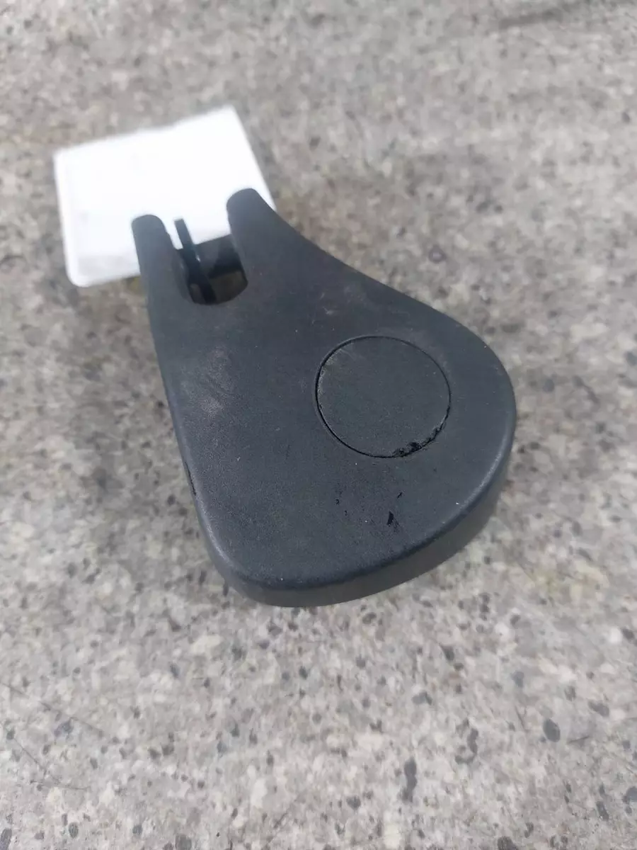 Щеткодержатель задний к Renault Scenic 2001