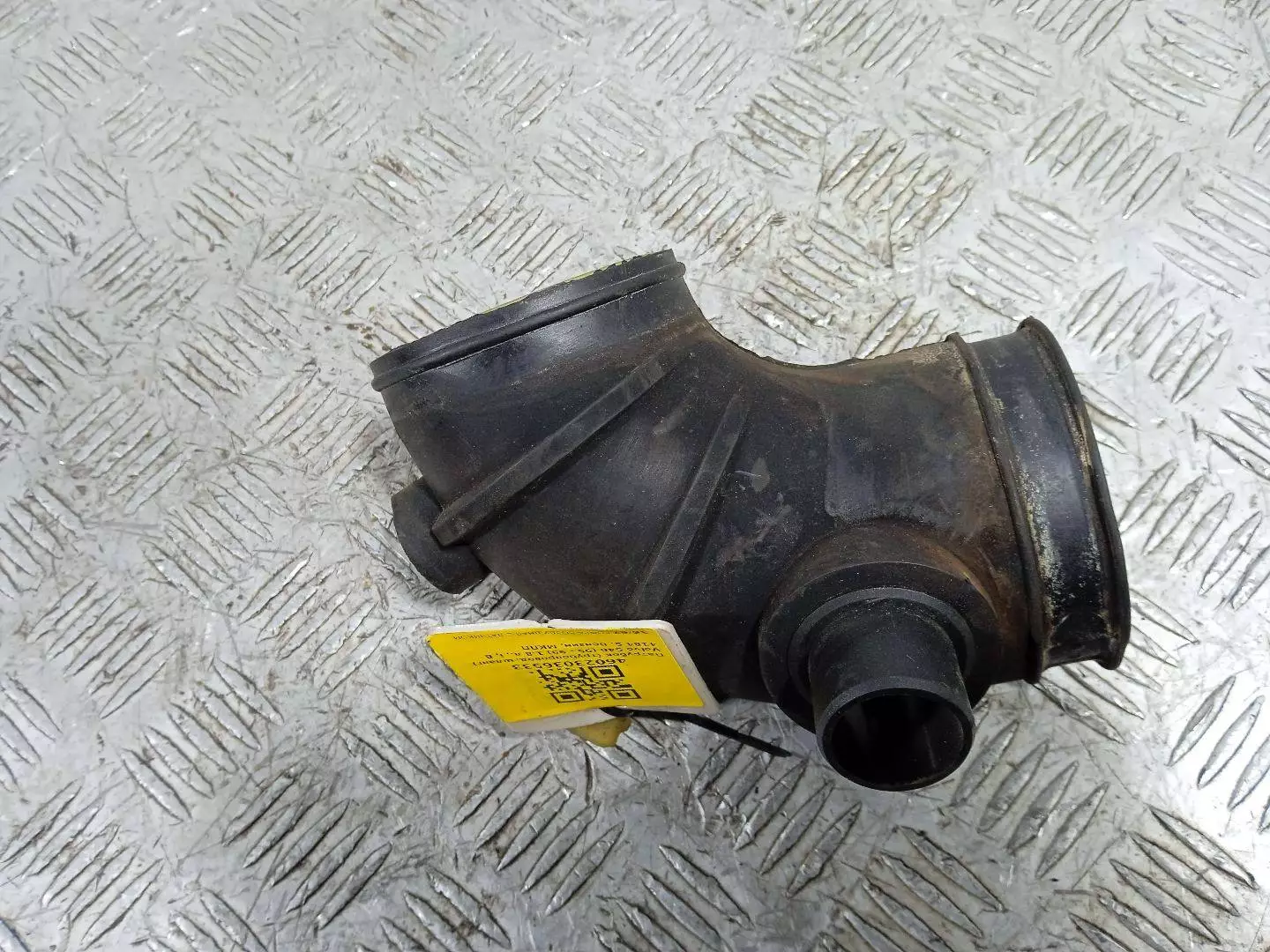 Патрубок к Volvo S40 1998