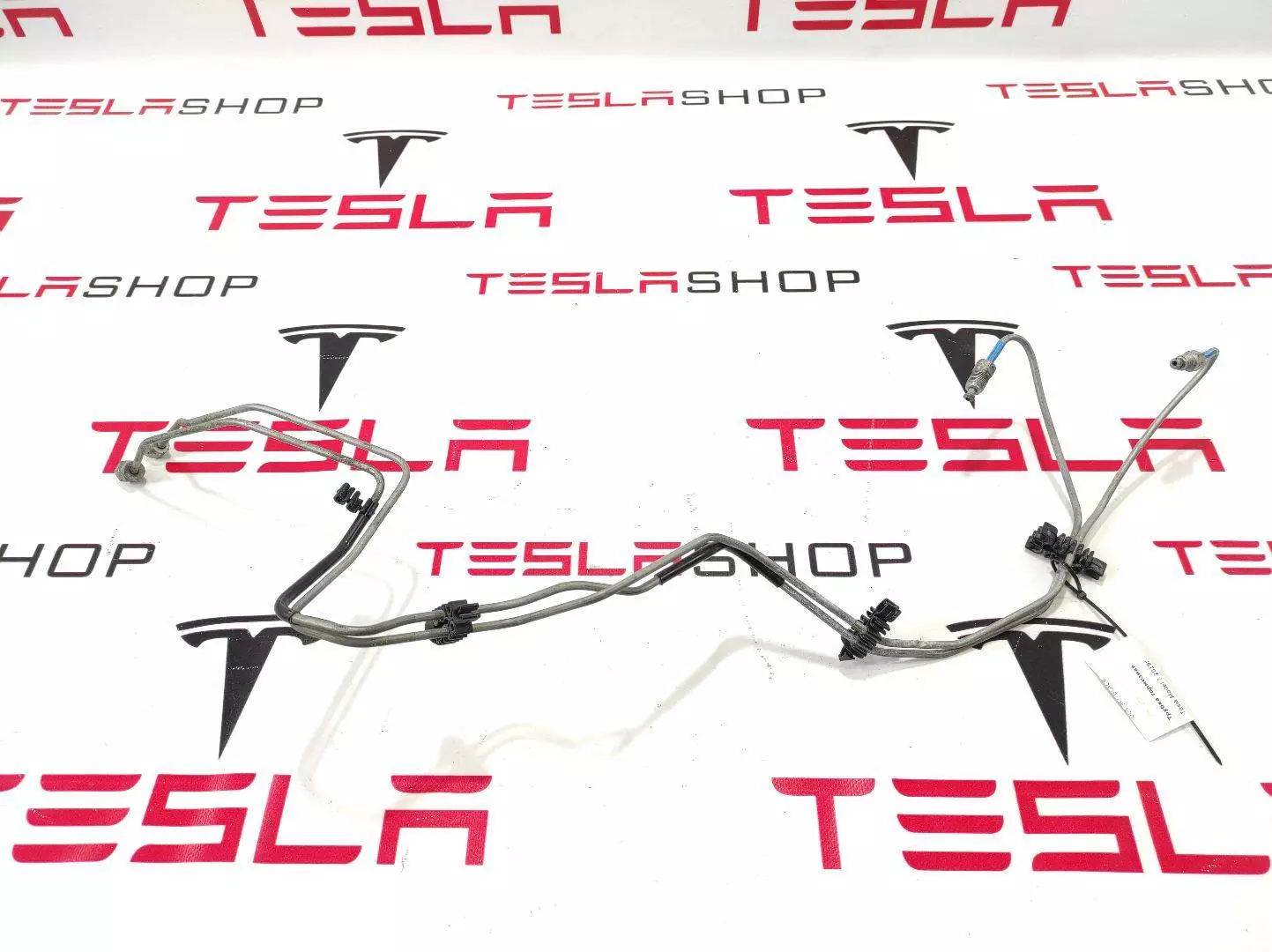 Шланг тормозной к Tesla Model 3 2019