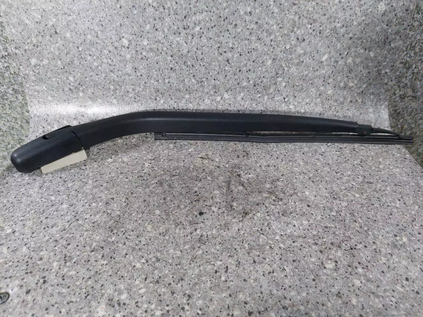 Щеткодержатель задний к Daewoo Nubira 2005
