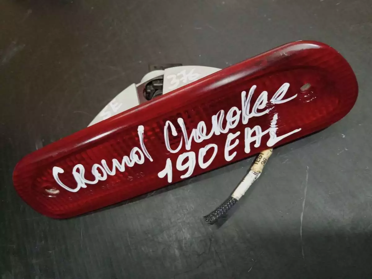 Стоп-сигнал к Jeep Grand Cherokee 2002