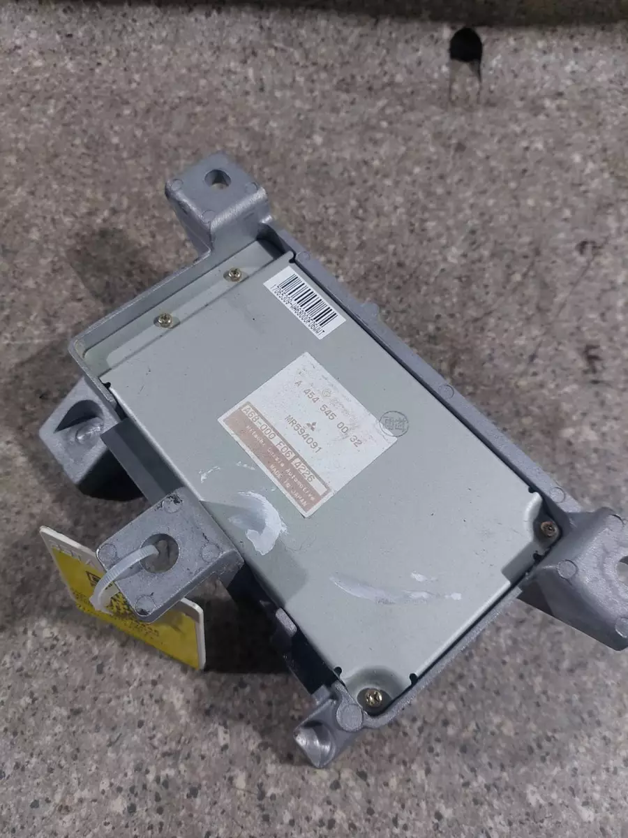 Блок управления рулевой рейки к Mitsubishi Colt 2007