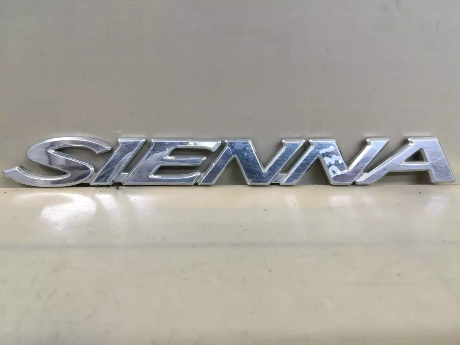 Эмблема к Toyota Sienna 2009