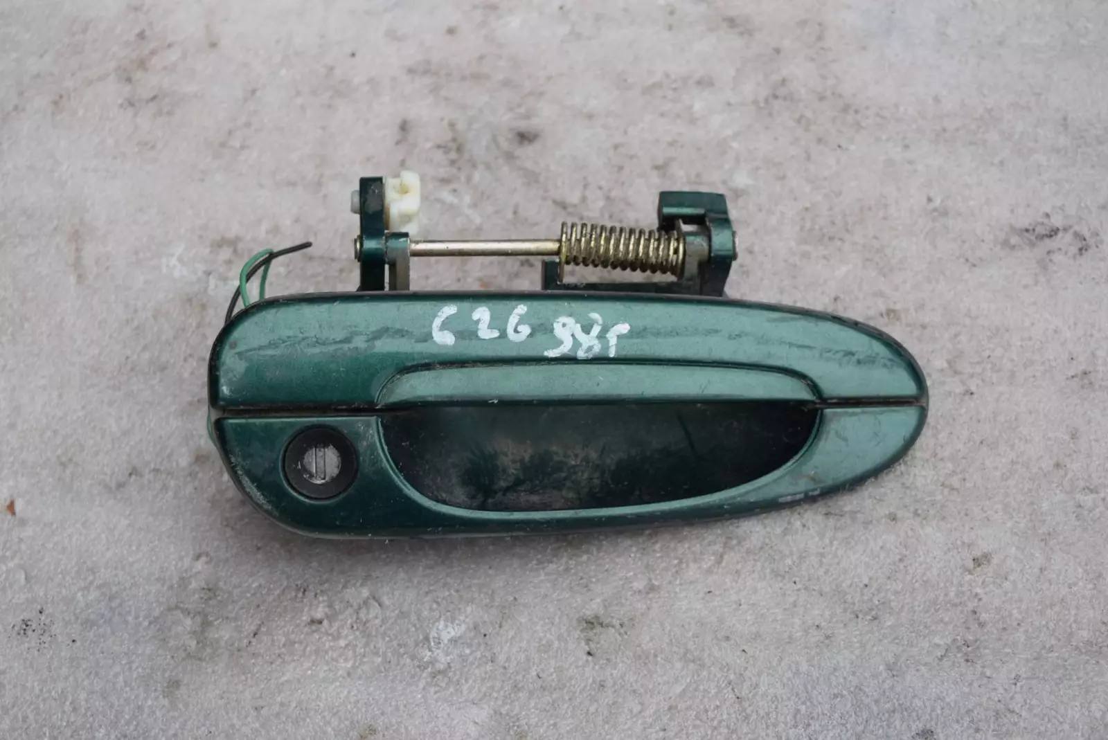 Ручка наружная передняя правая к Mazda 626 1999