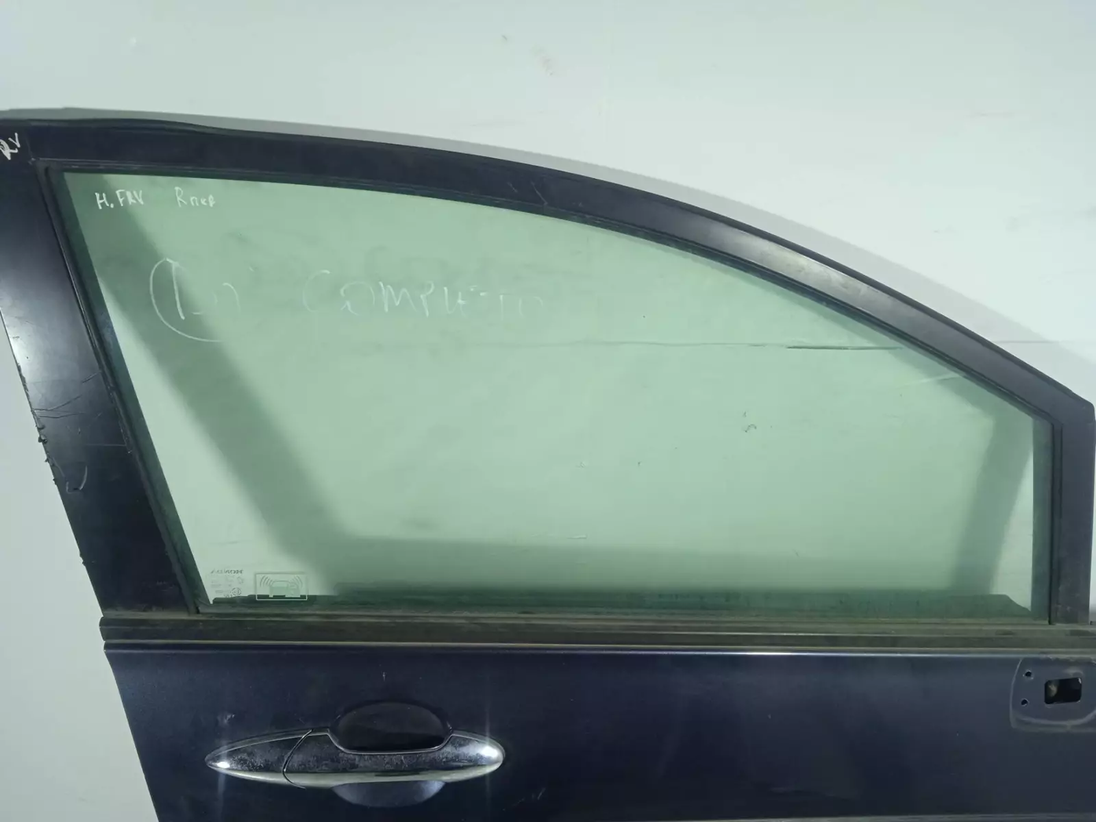 Стекло двери передней правой к Honda FR-V 2007