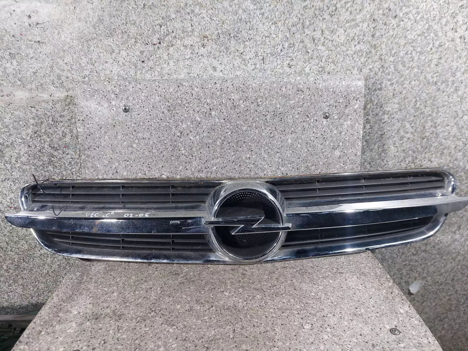 Решетка радиатора к Opel Vectra 2004